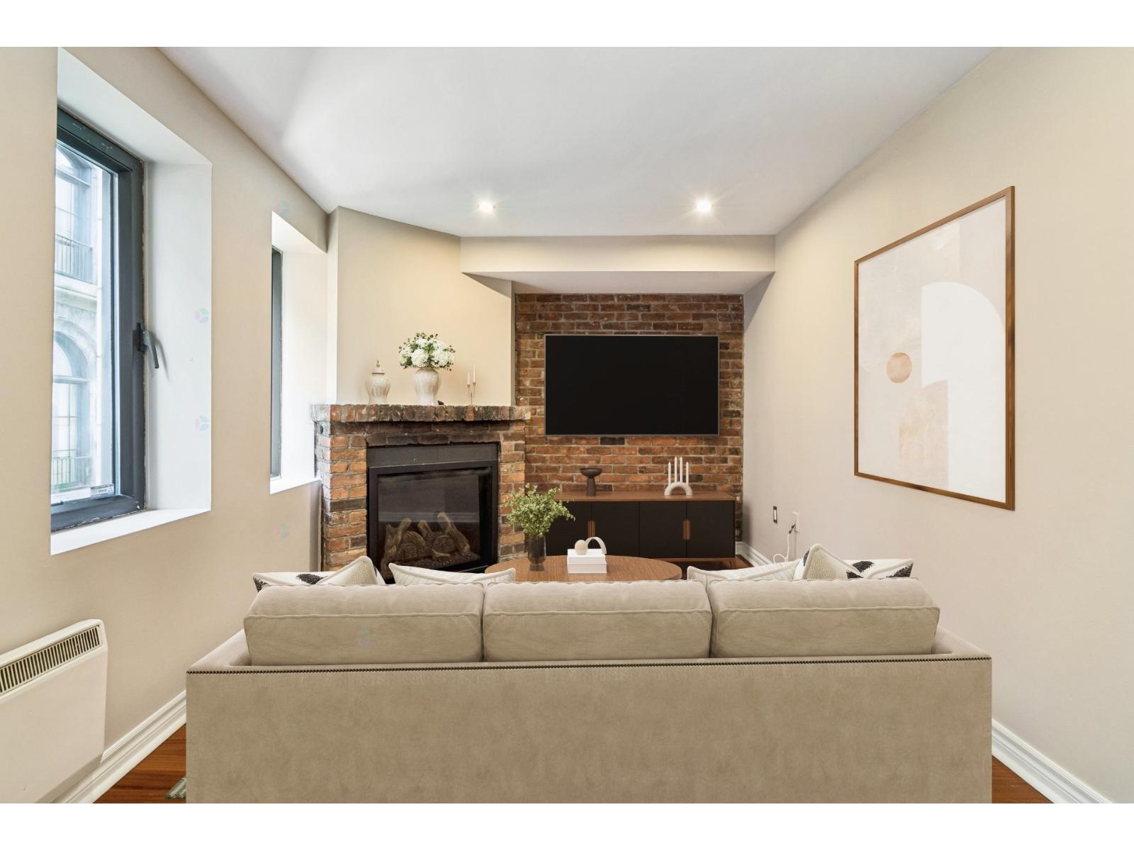460 Rue St-jean, #301 Property Photo 4