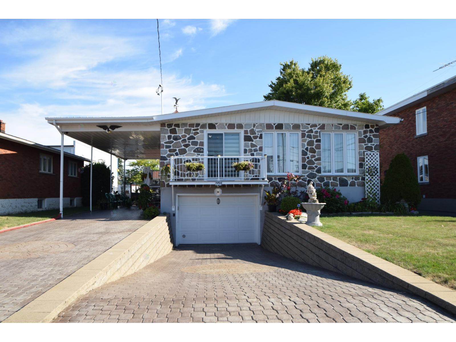 161 Rue Ste-anne Property Photo 2