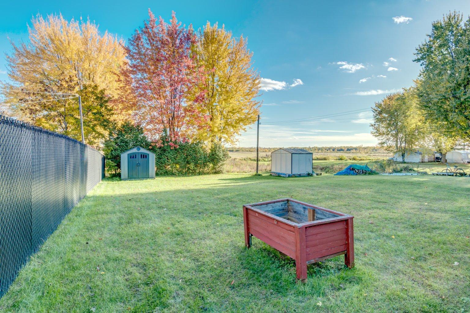 1330 Ch. Du Chenal-du-moine Property Photo 4