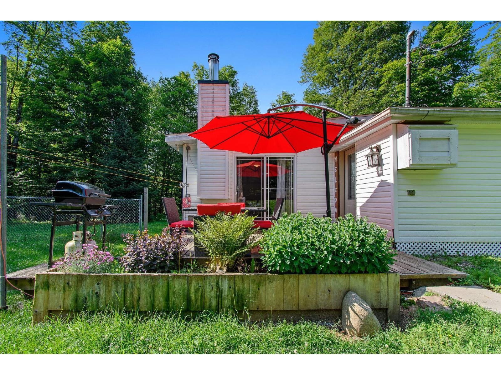 40 Ch. De La Baie-des-canards Property Photo 16
