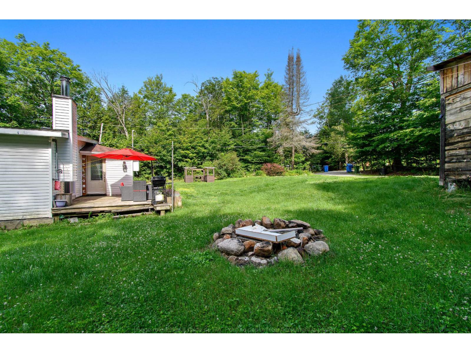 40 Ch. De La Baie-des-canards Property Photo 17