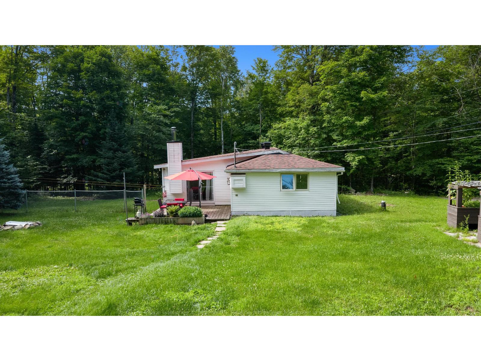 40 Ch. De La Baie-des-canards Property Photo 26
