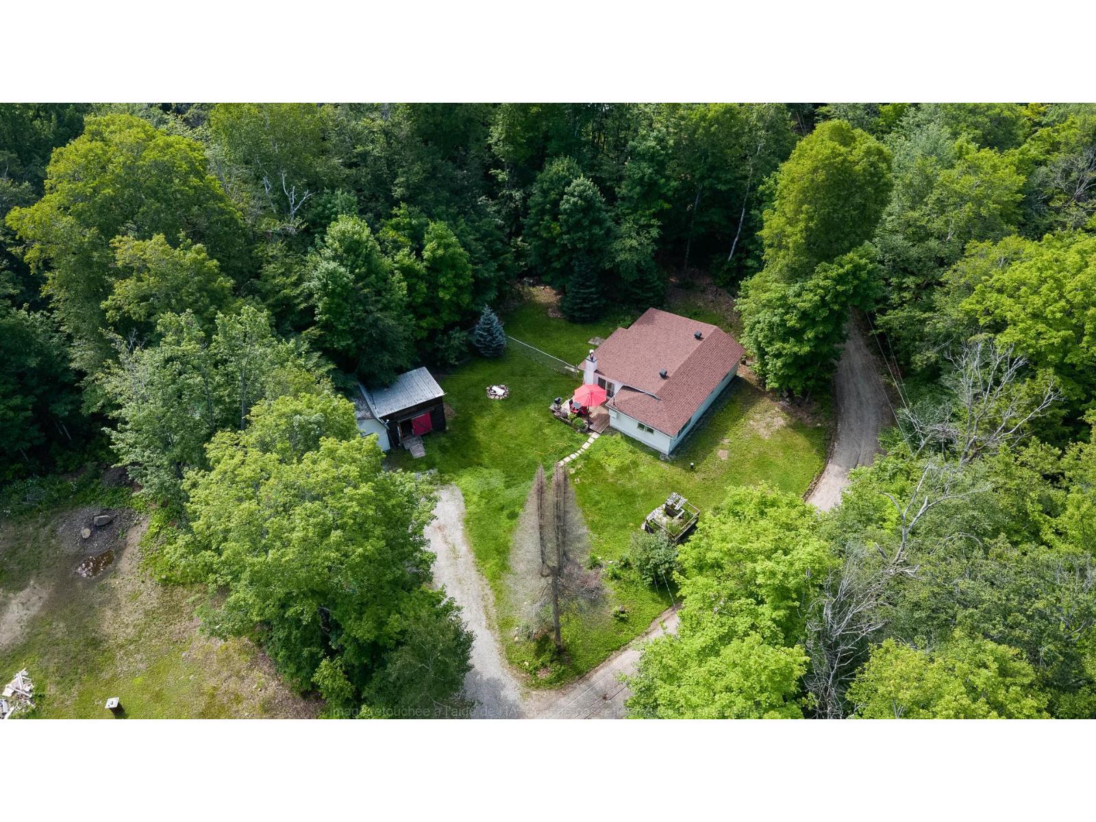 40 Ch. De La Baie-des-canards Property Photo 34