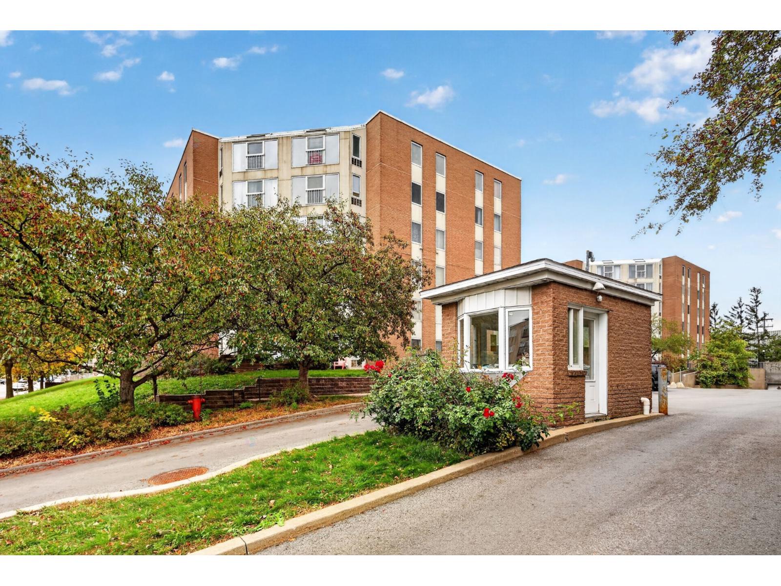2300 Rue Ward, #408