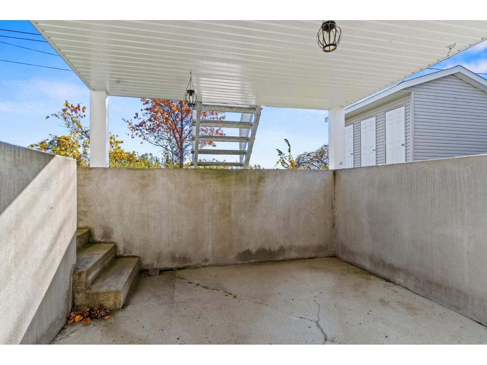 217 2e Rue Property Photo 48