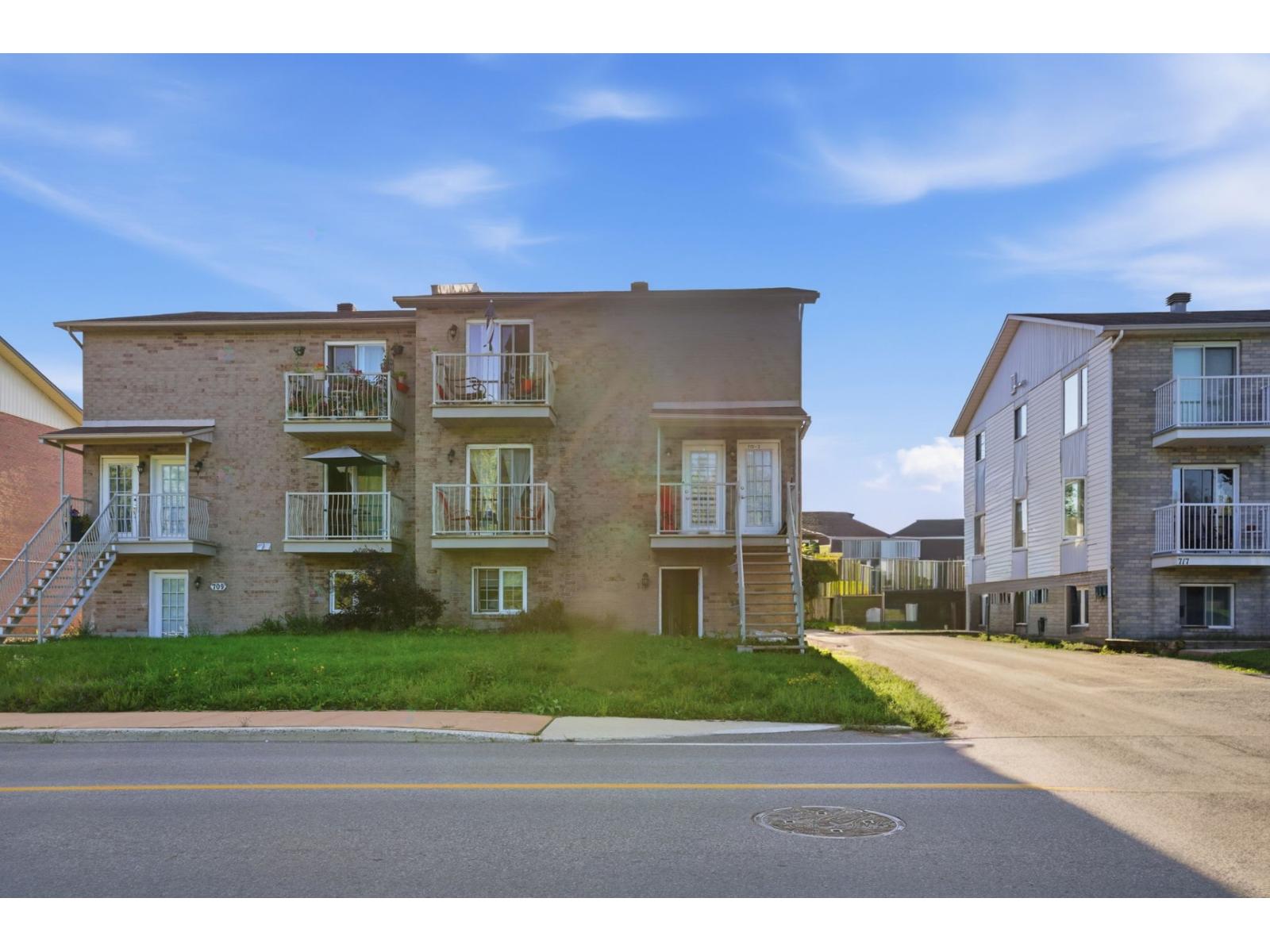 713 Rue Main, #4 Photo de la propriété 1