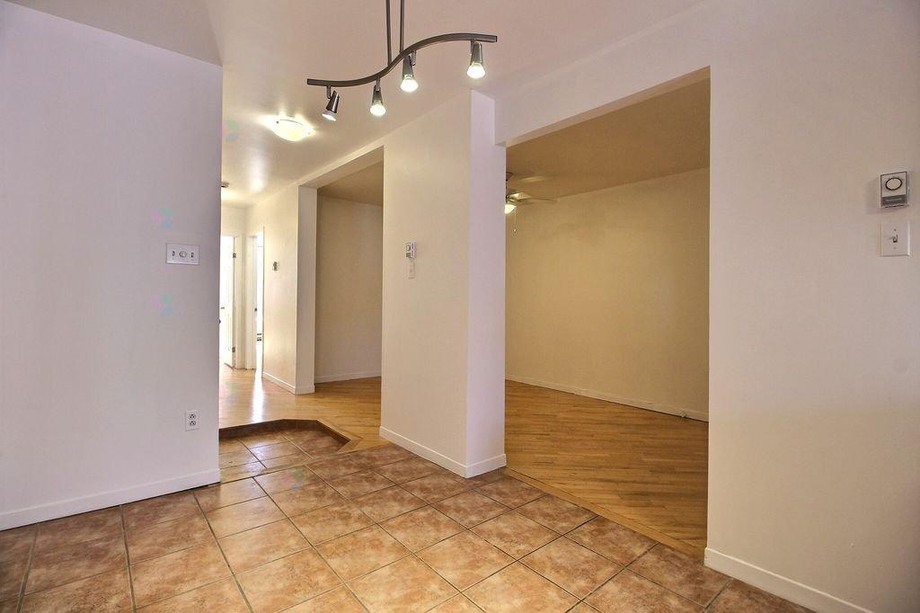 377-381 Rue Villeneuve E. Property Photo 8