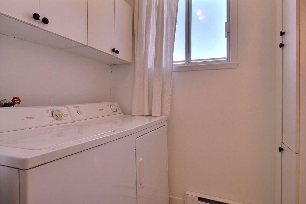 377-381 Rue Villeneuve E. Property Photo 13