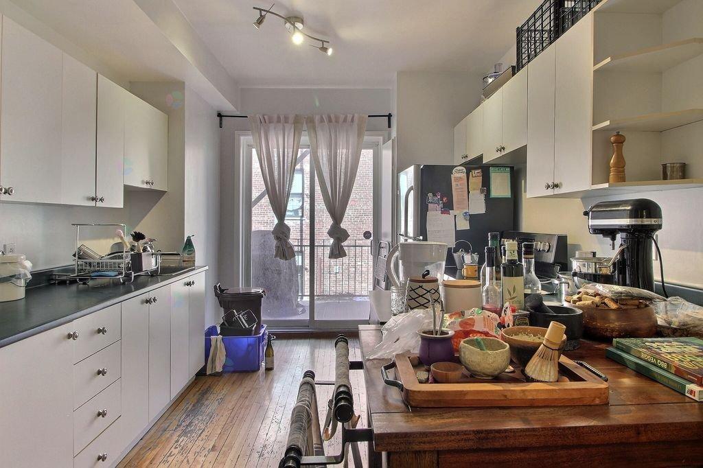 377-381 Rue Villeneuve E. Property Photo 18