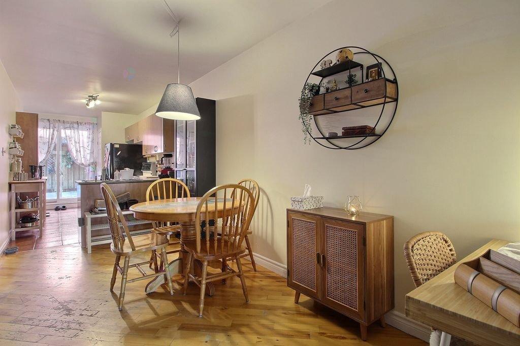 377-381 Rue Villeneuve E. Property Photo 26