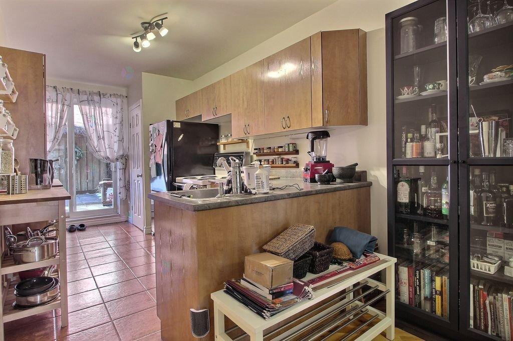 377-381 Rue Villeneuve E. Property Photo 27