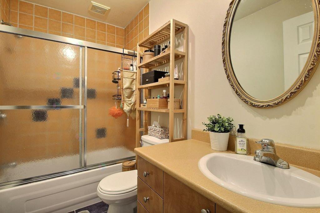 377-381 Rue Villeneuve E. Property Photo 32
