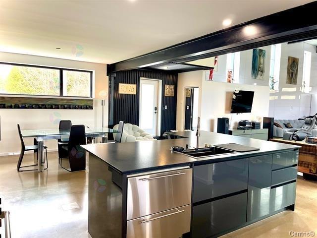 100z Rue Thibault S. Property Photo 12