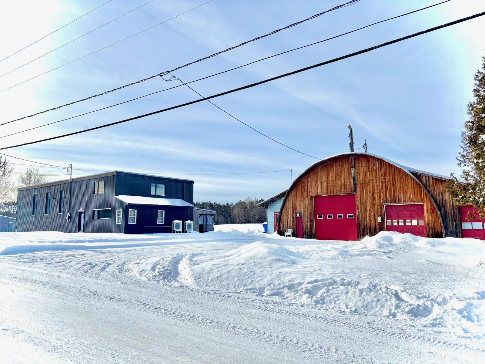 100z Rue Thibault S. Property Photo 32