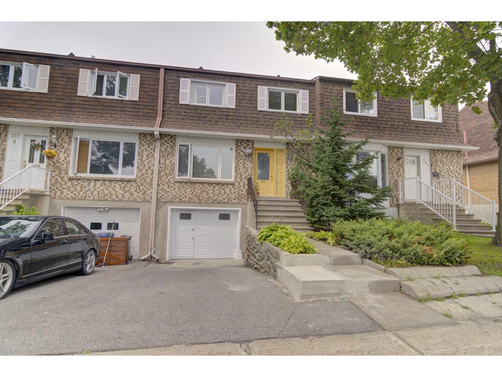 255 Rue de Clairvaux Property Photo 1