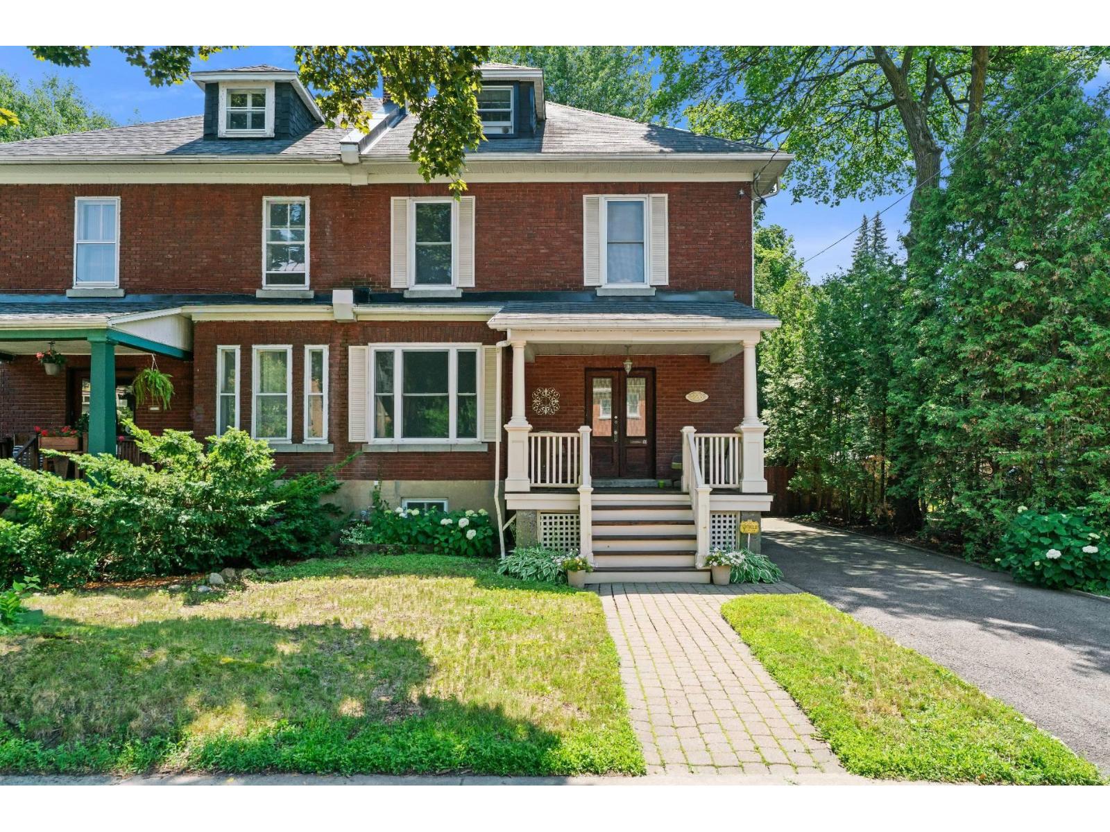 226 Av. Brock N. Photo de la propriété 1