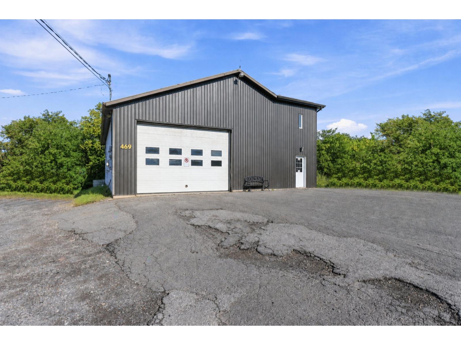 469 Rg Notre-dame Property Photo 1