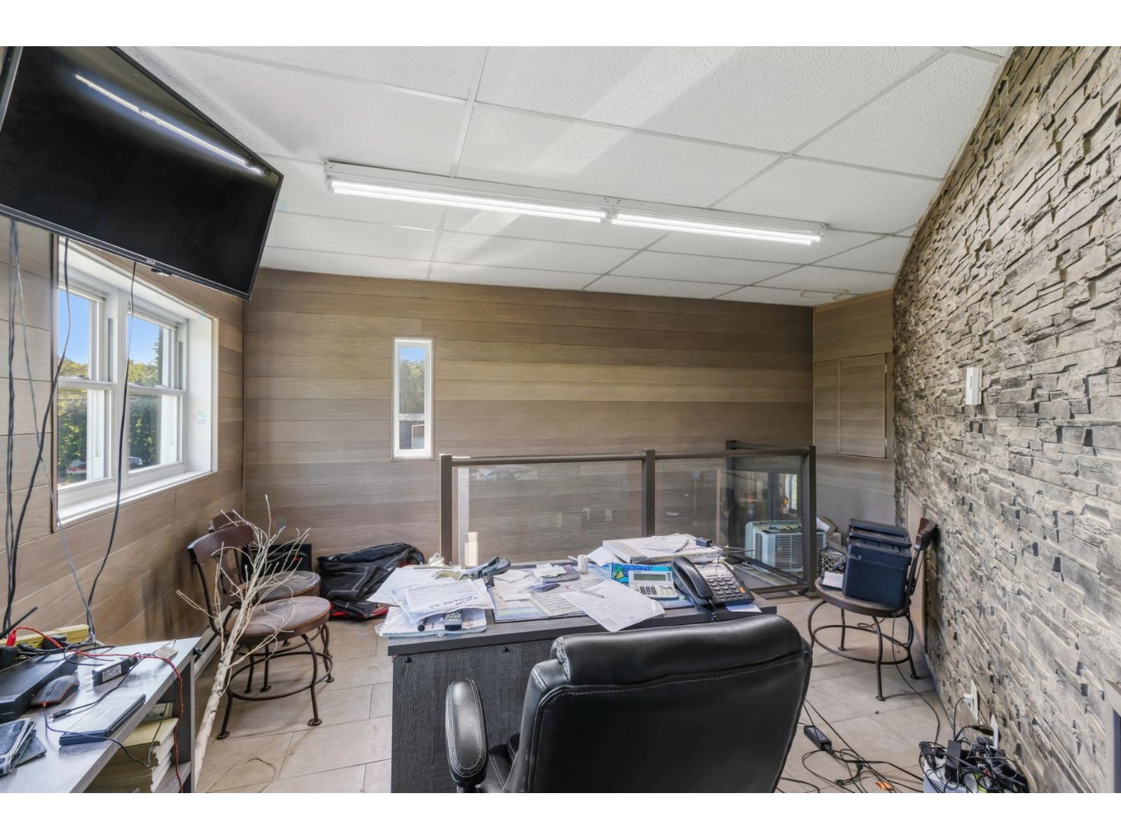 469 Rg Notre-dame Property Photo 7