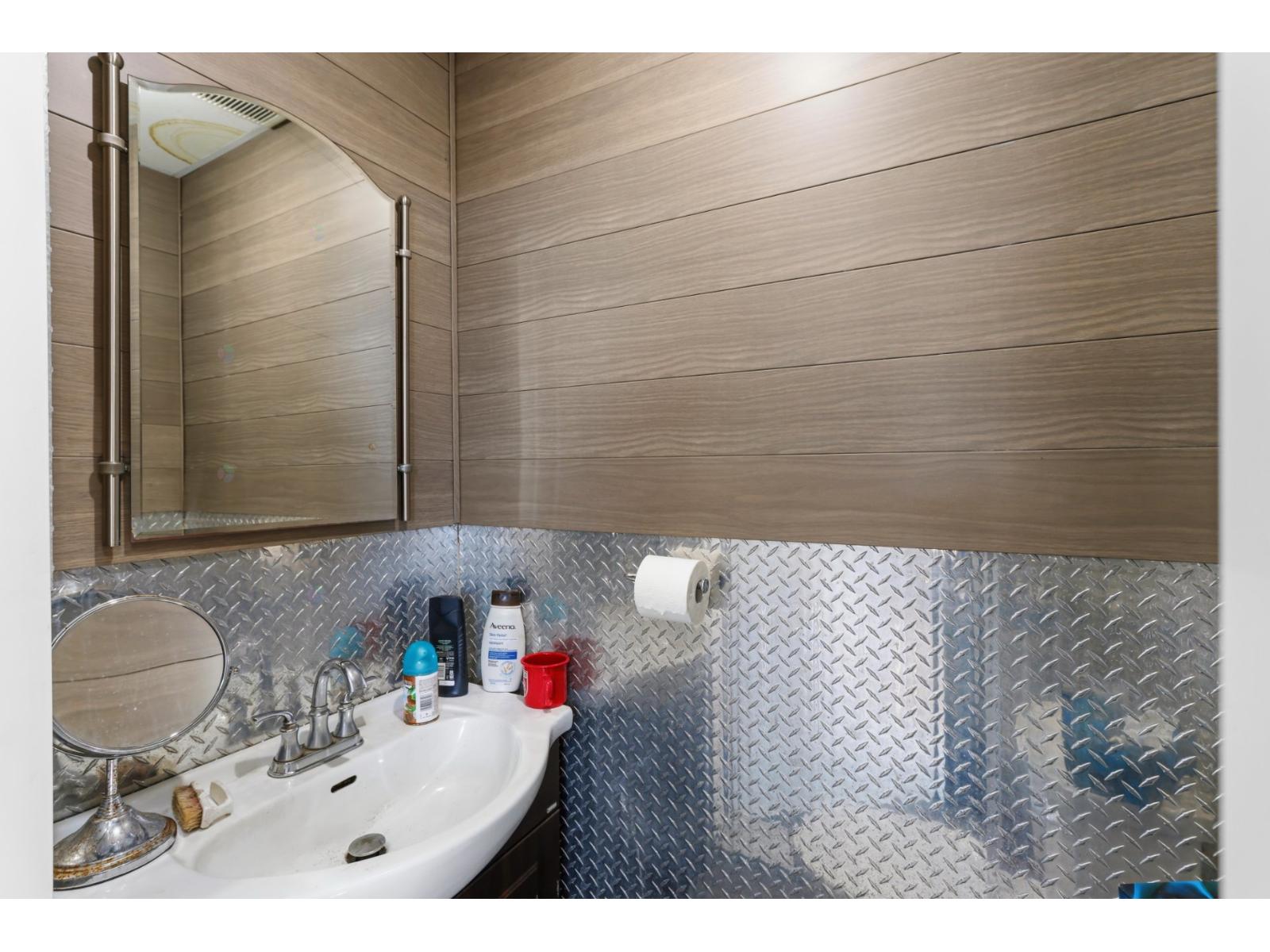 469 Rg Notre-dame Property Photo 8