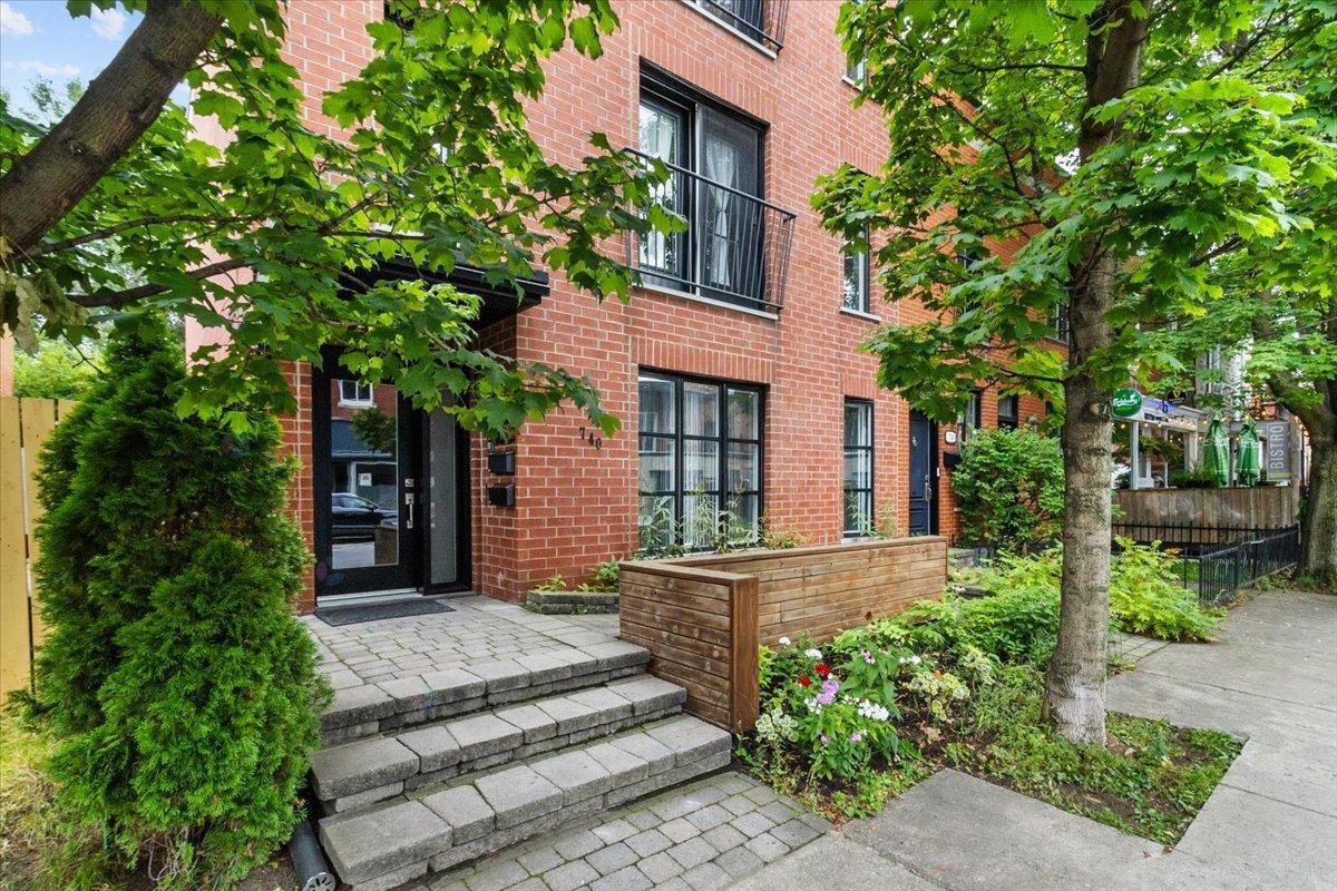 740 Rue De L'église, #301 Property Photo 2