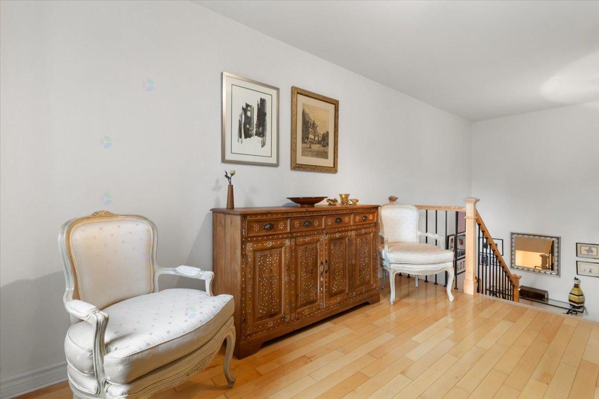 740 Rue De L'église, #301 Property Photo 4