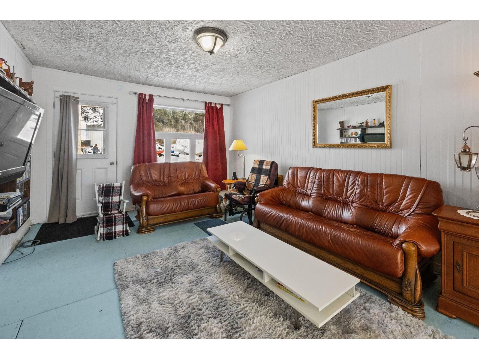 20 57e Avenue Property Photo 15