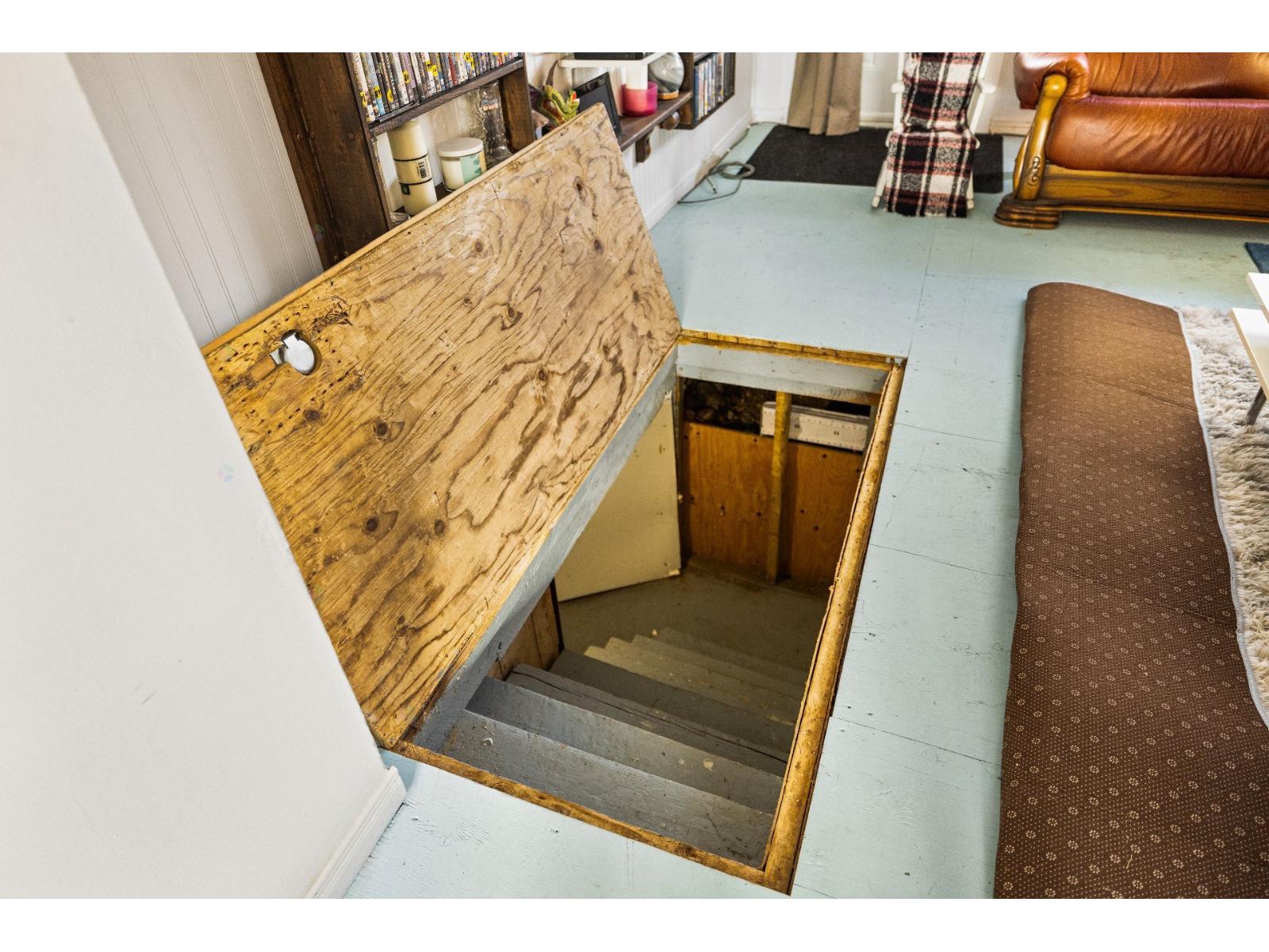 20 57e Avenue Property Photo 18