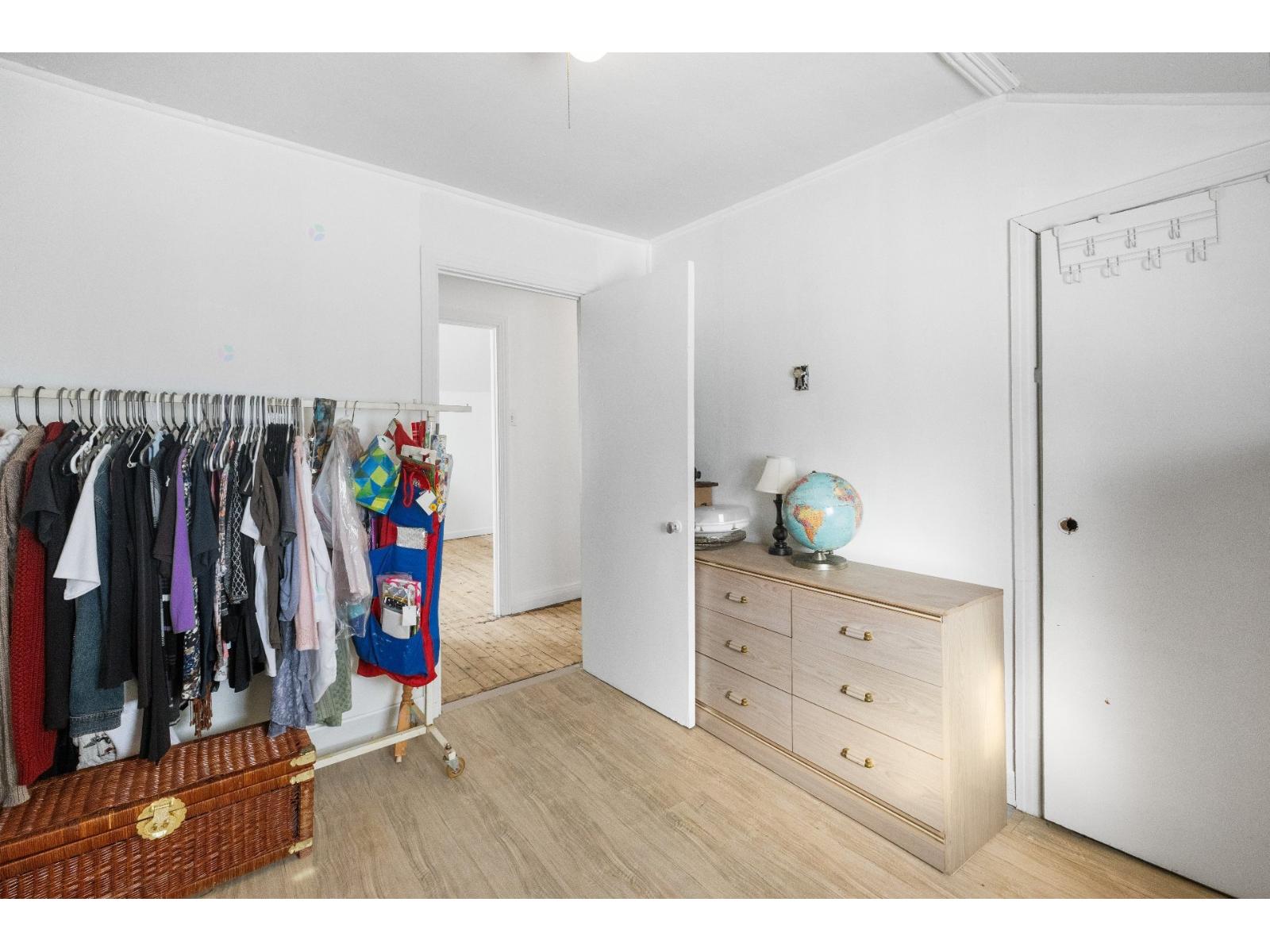 20 57e Avenue Property Photo 21