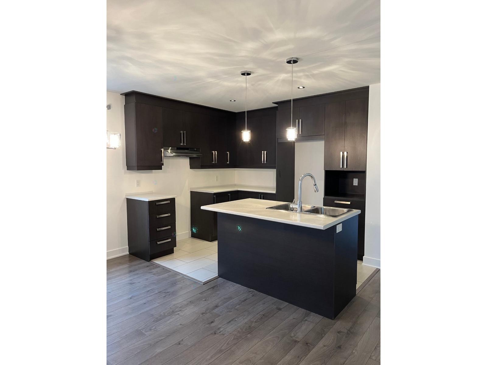 78 Rue Chénier, #202 Property Photo 1