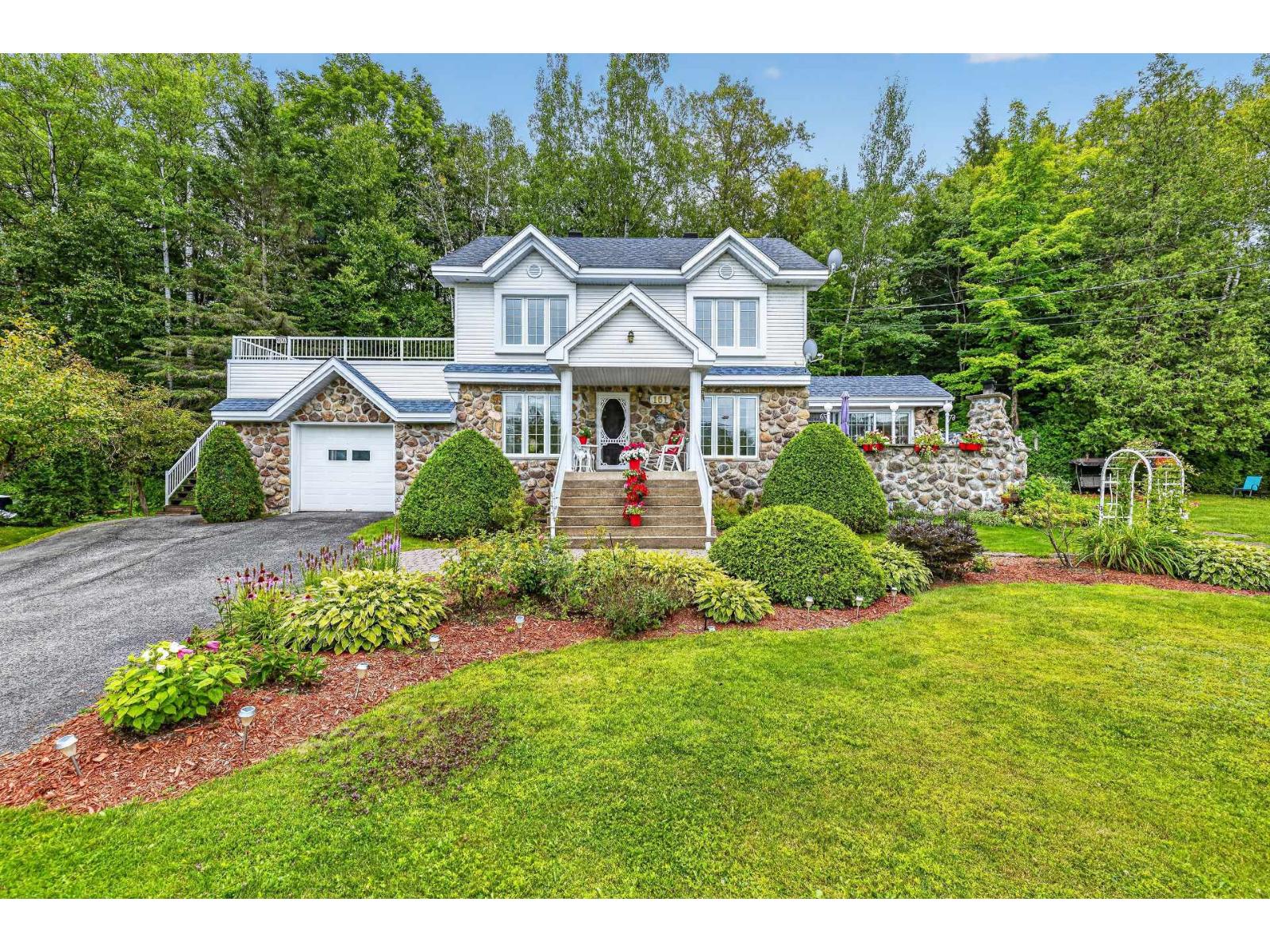 161-161a Rue Du Domaine-gagnon Property Photo 1