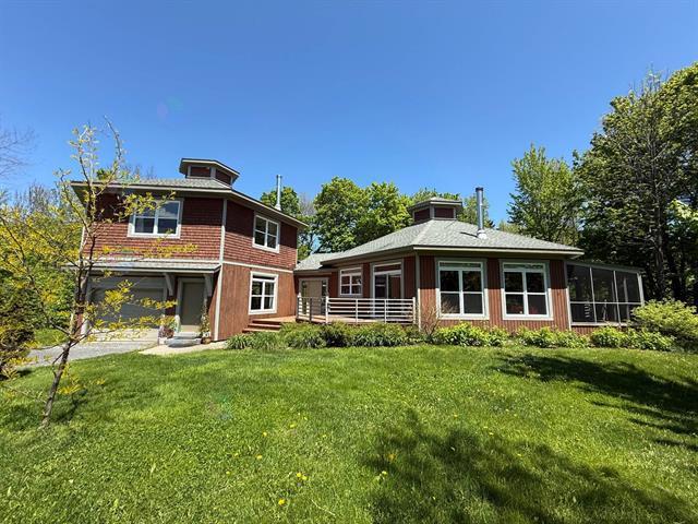 255 Ch. Du Pinacle Property Photo 1