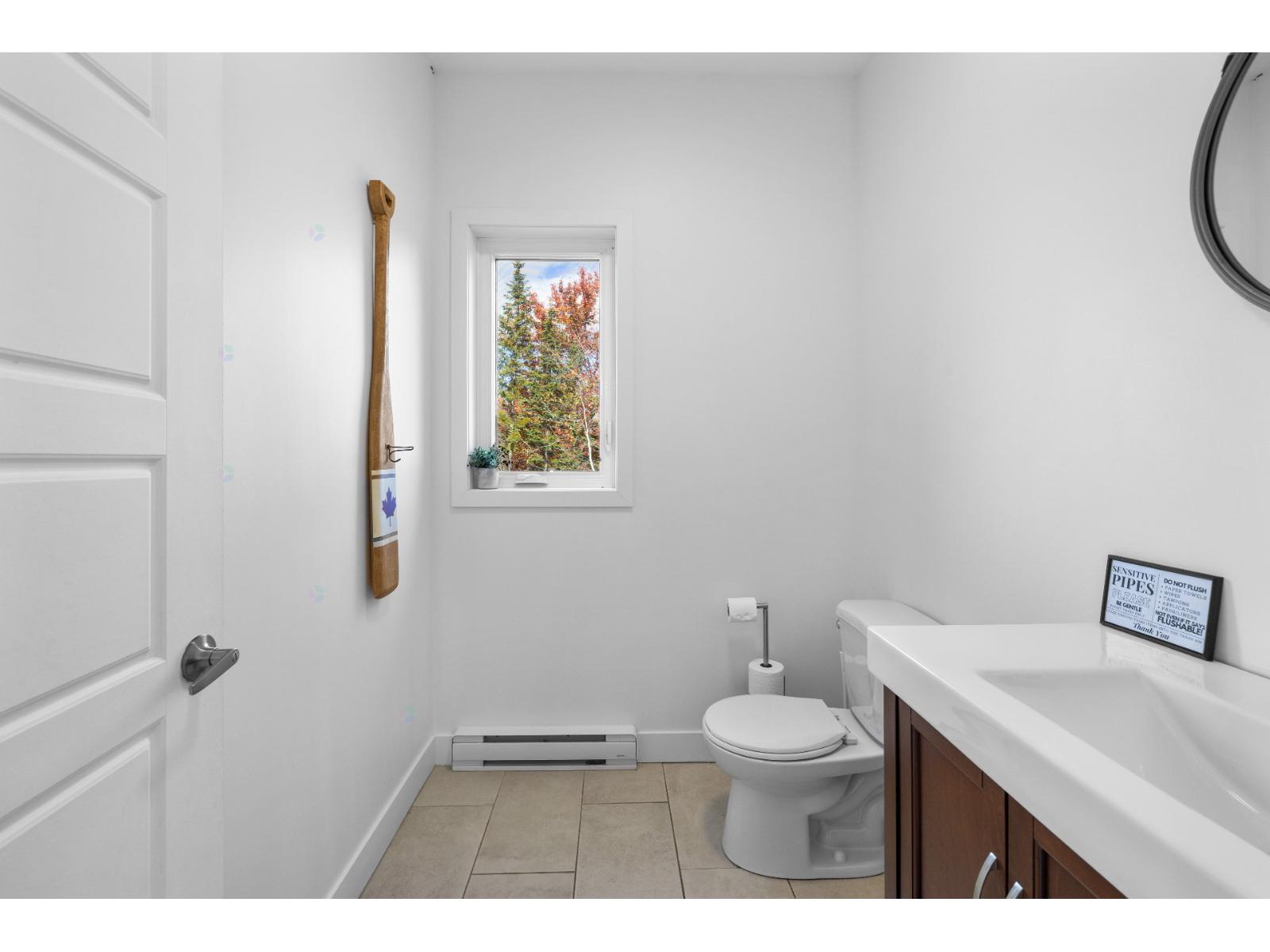 100 Rue Des Coteaux Property Photo 14