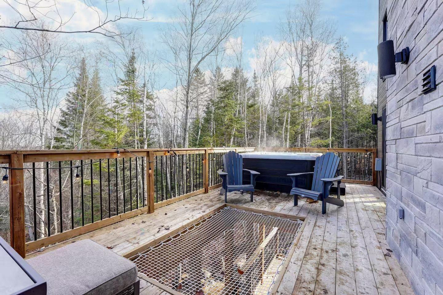 100 Rue Des Coteaux Property Photo 17