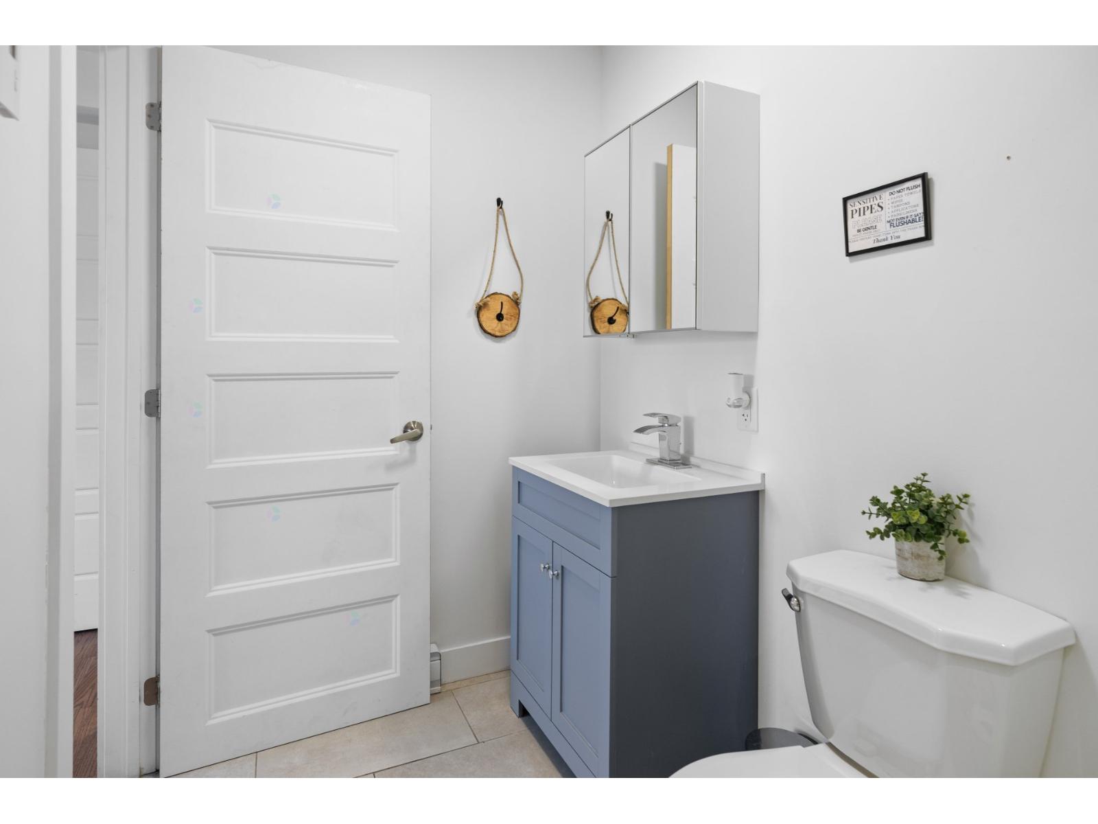 100 Rue Des Coteaux Property Photo 27
