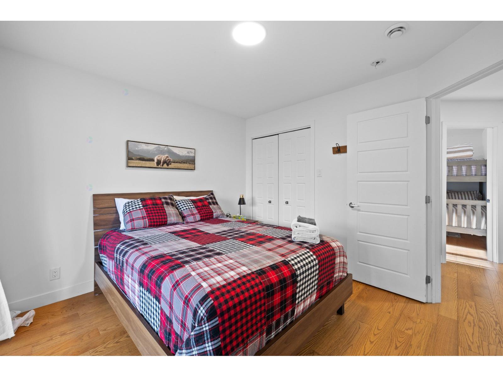 100 Rue Des Coteaux Property Photo 29