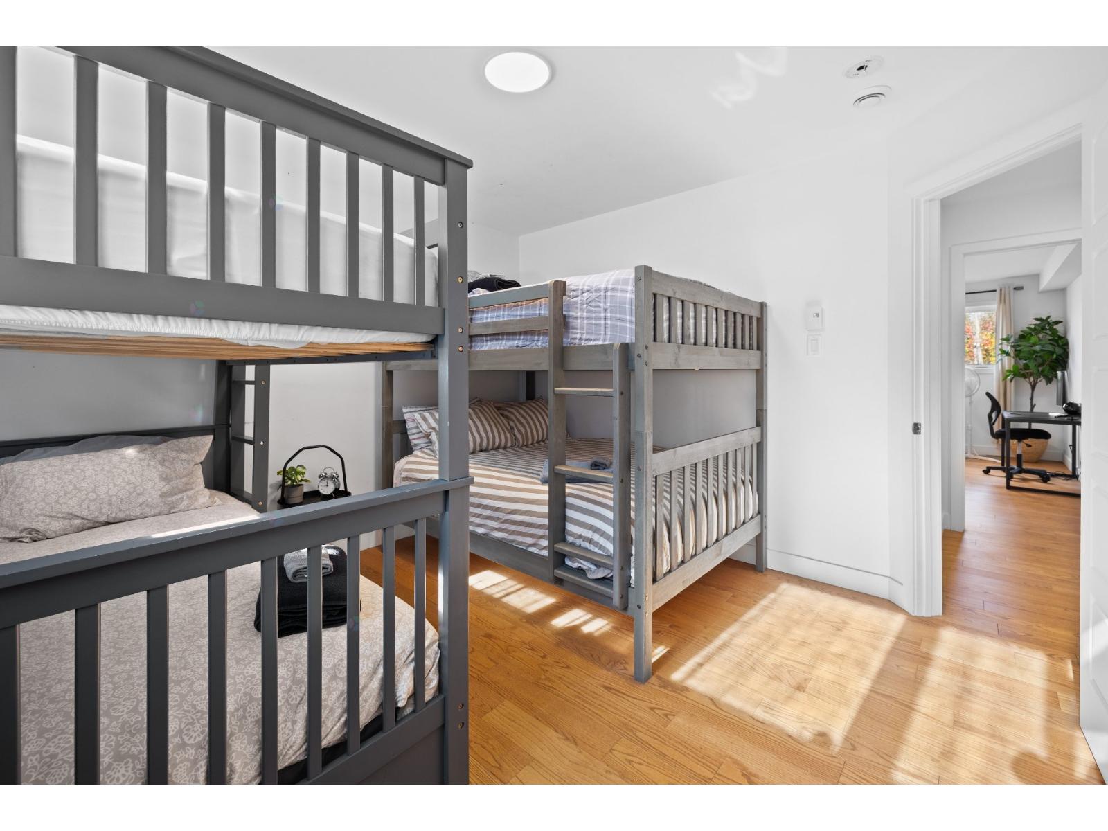 100 Rue Des Coteaux Property Photo 31