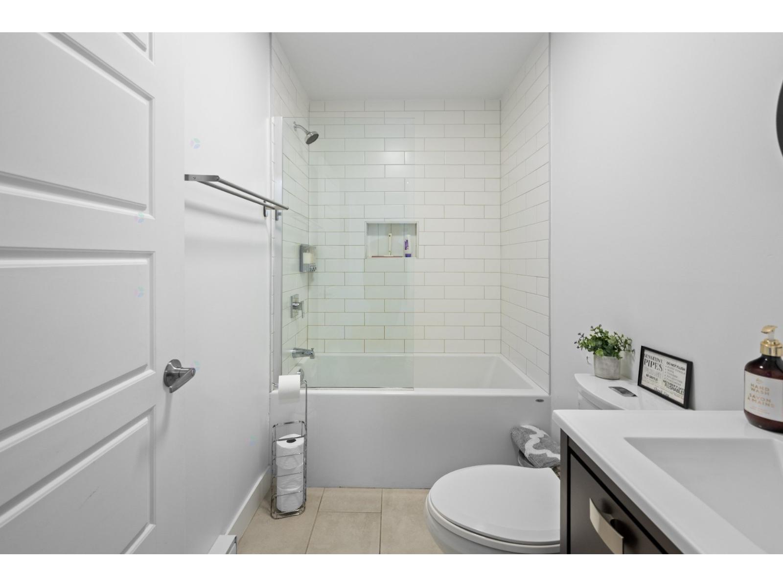 100 Rue Des Coteaux Property Photo 33