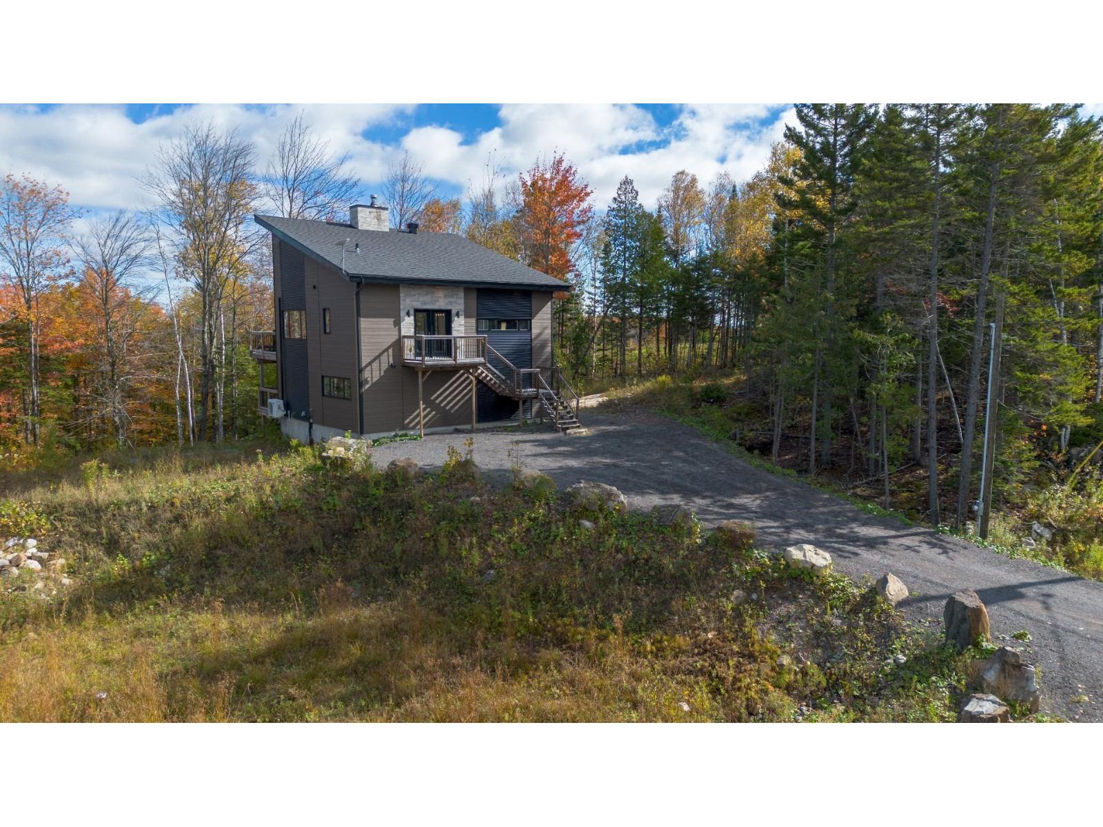 100 Rue Des Coteaux Property Photo 40