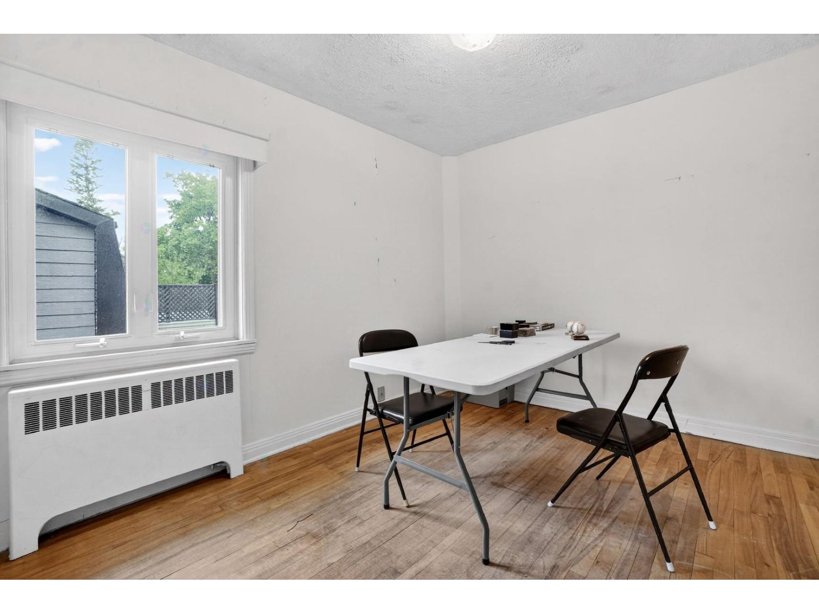 885 43e Avenue Property Photo 16