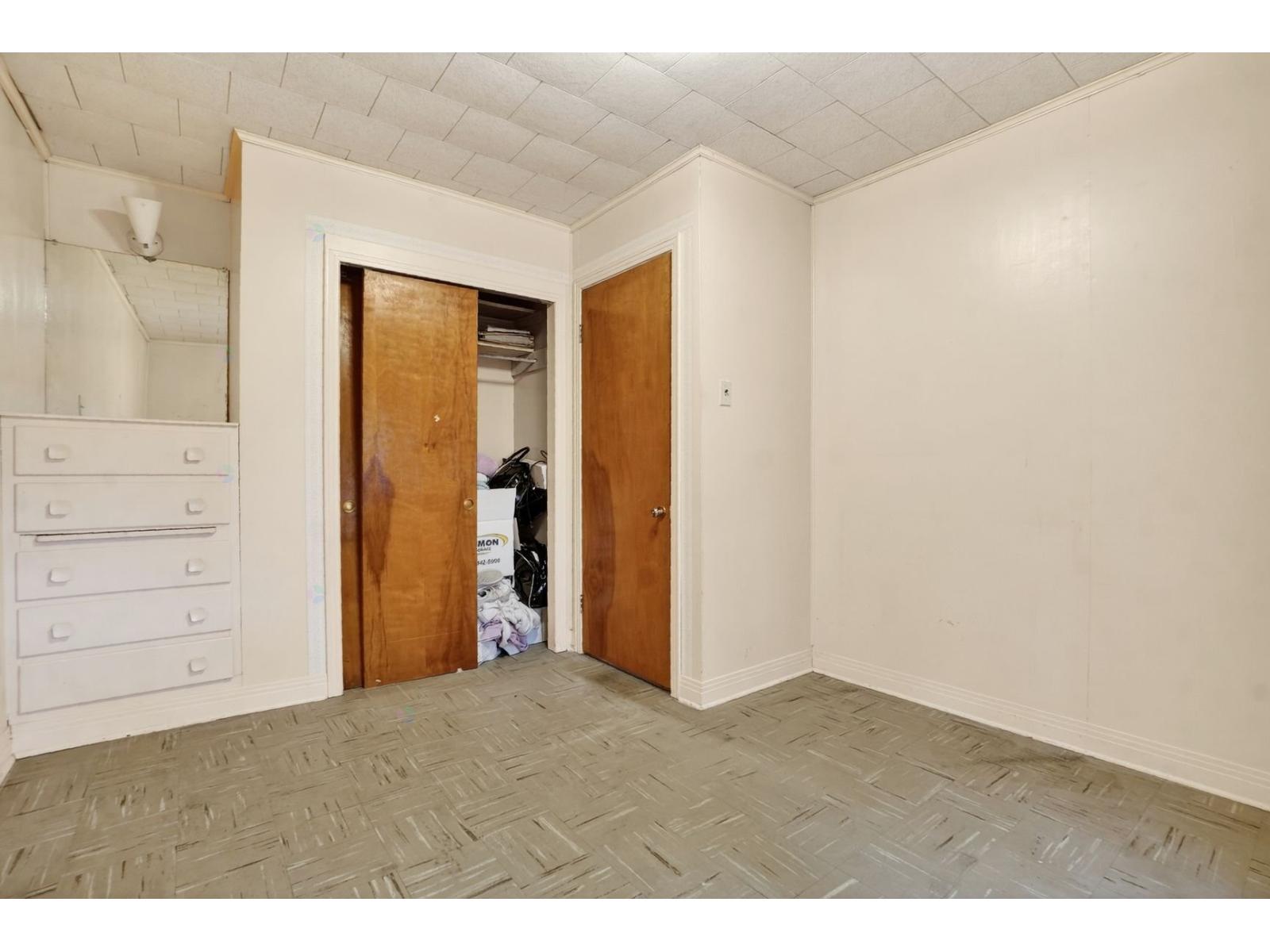 885 43e Avenue Property Photo 18