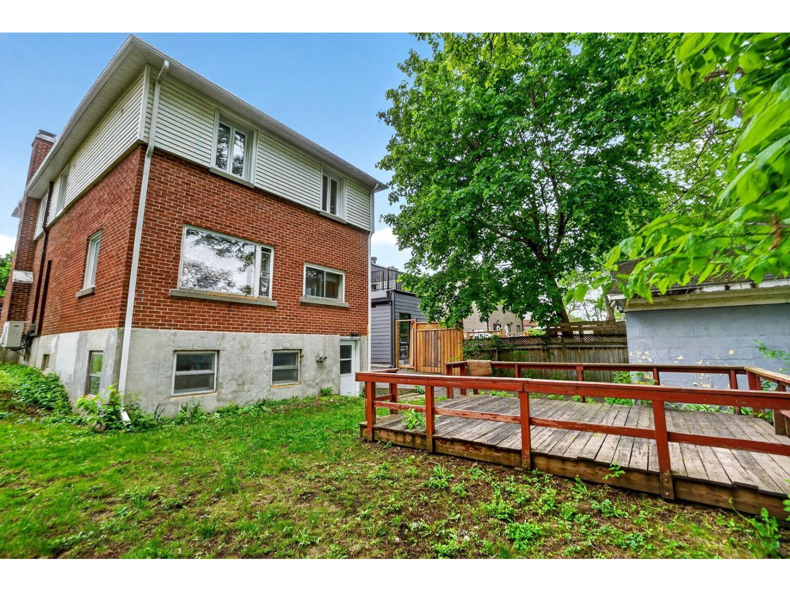 885 43e Avenue Property Photo 23