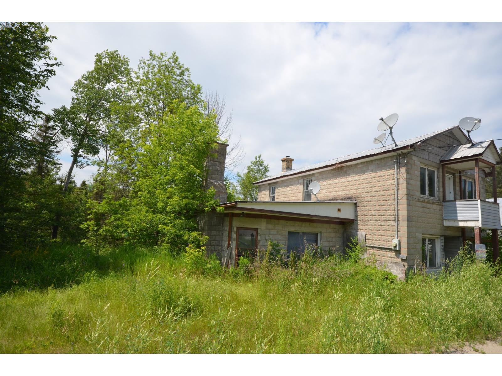 471 Ch. Du Poisson-blanc Property Photo 3