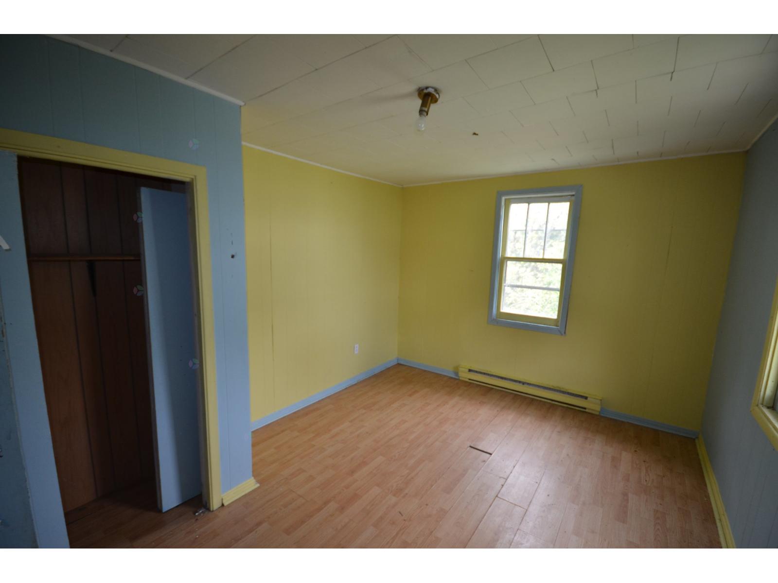 471 Ch. Du Poisson-blanc Property Photo 6