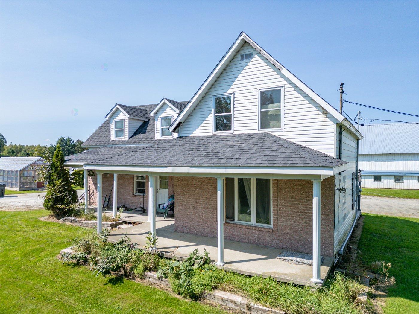 5771z Ch. De Ste-catherine Property Photo 6
