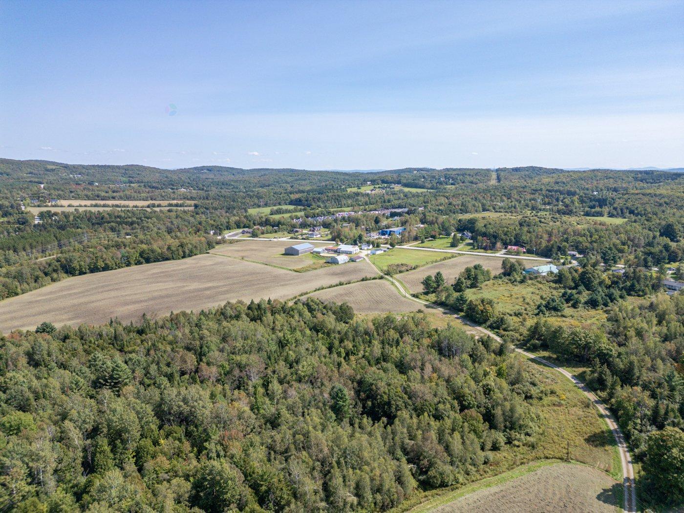 5771z Ch. De Ste-catherine Property Photo 11