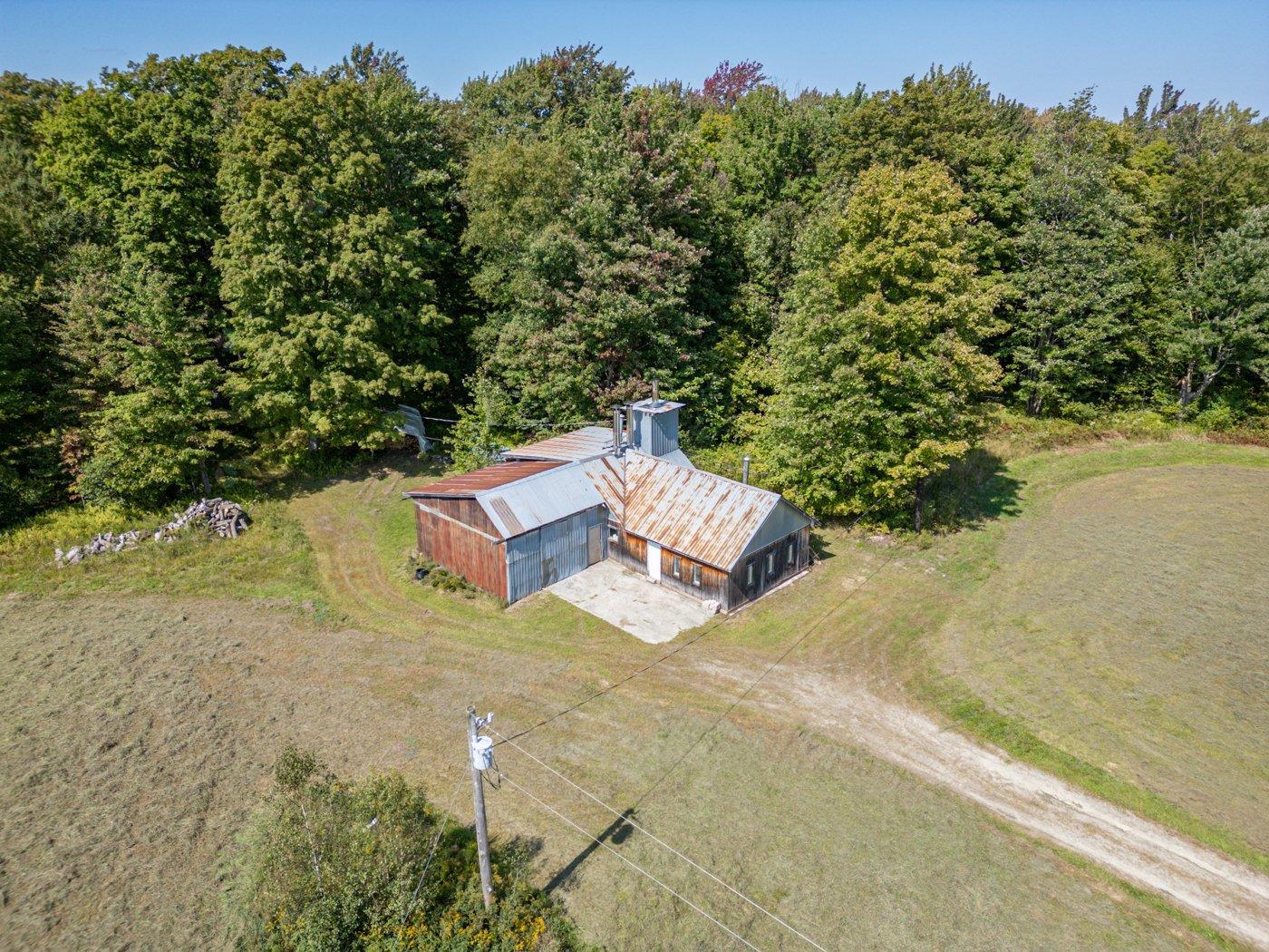 5771z Ch. De Ste-catherine Property Photo 40