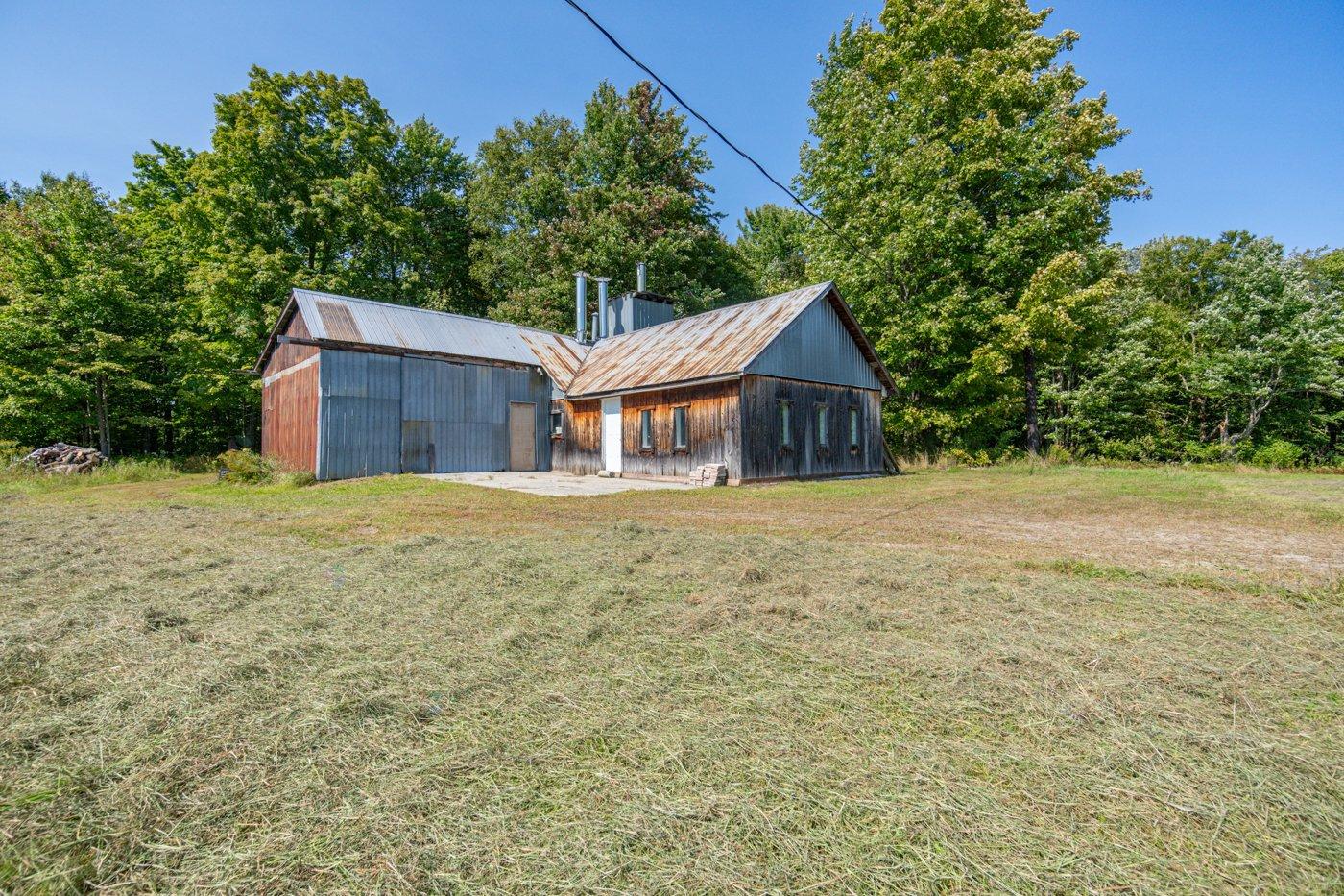 5771z Ch. De Ste-catherine Property Photo 41