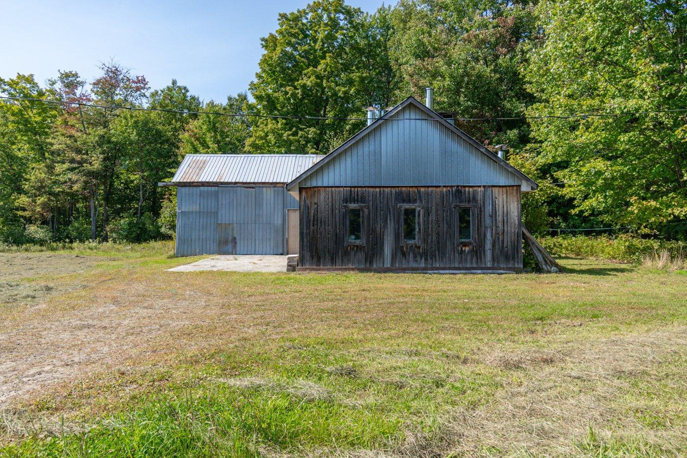 5771z Ch. De Ste-catherine Property Photo 42