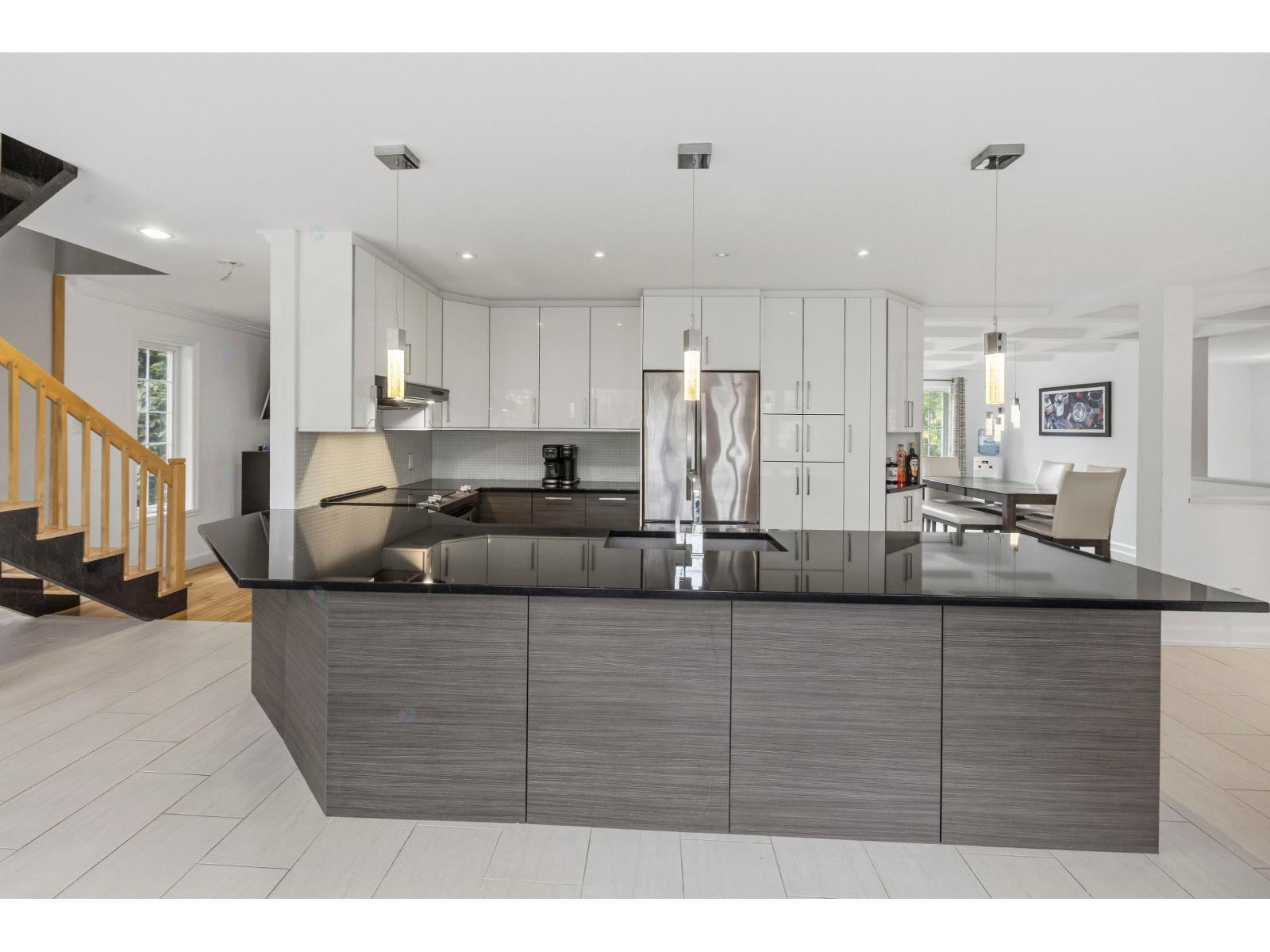 16 Rue Robitaille Property Photo 4