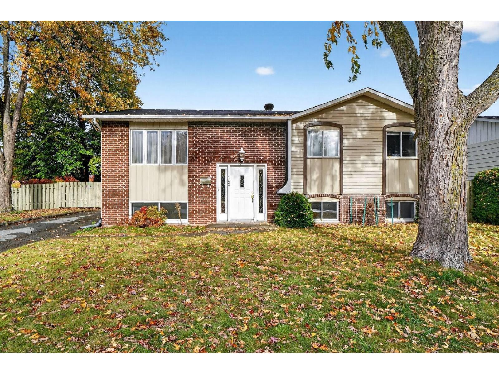 143 Rue Louise Property Photo 1
